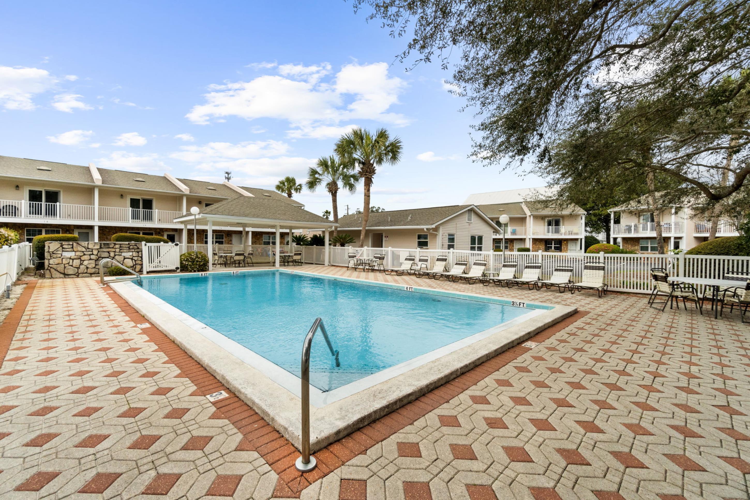 Resort Woodland Shores